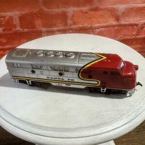 HO Scale Model Power F3 Diesel Locomotive Train Engine Santa Fe Warbonnet Red